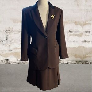 Petite Sophisticate Women's Brown Blazer with Brooch w/Matching Skirt Size 10